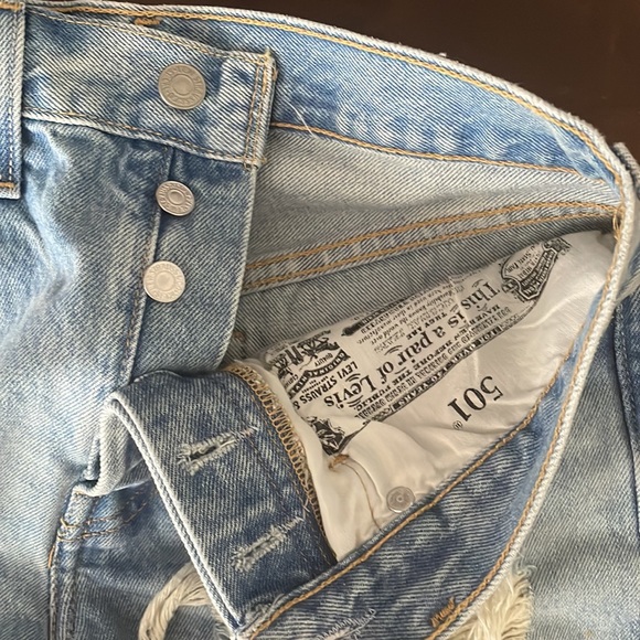 Levi's 501 Original Shorts - Picture 4 of 9